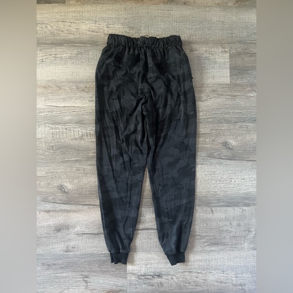 Lululemon Stretch High-Rise Jogger Full Length
Heritage 365 Camo Deep Coal Multi - Picture 8 of 9
